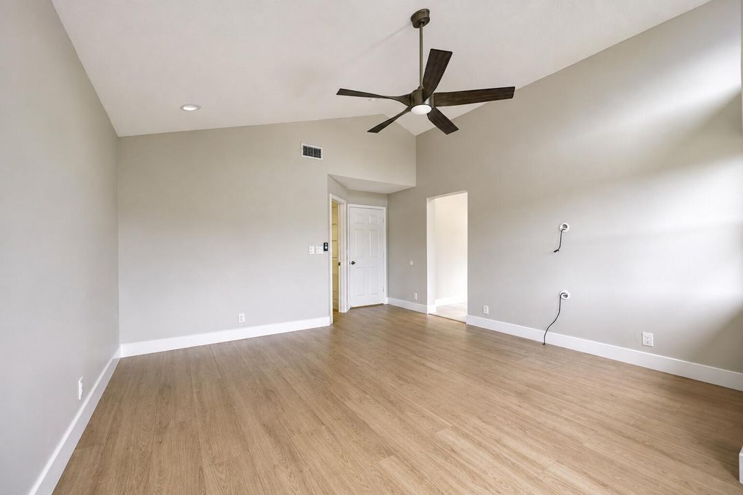 21669 Town Place Dr_26