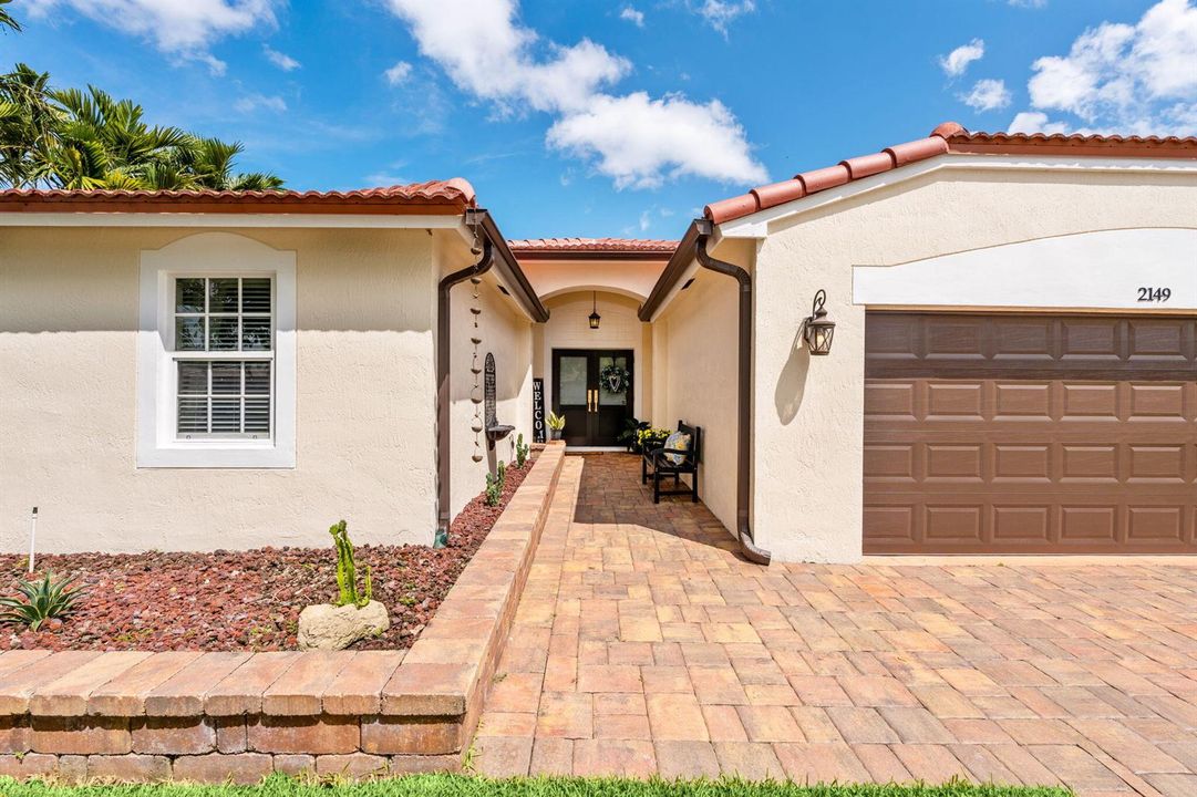 4-web-or-mls-A7402511