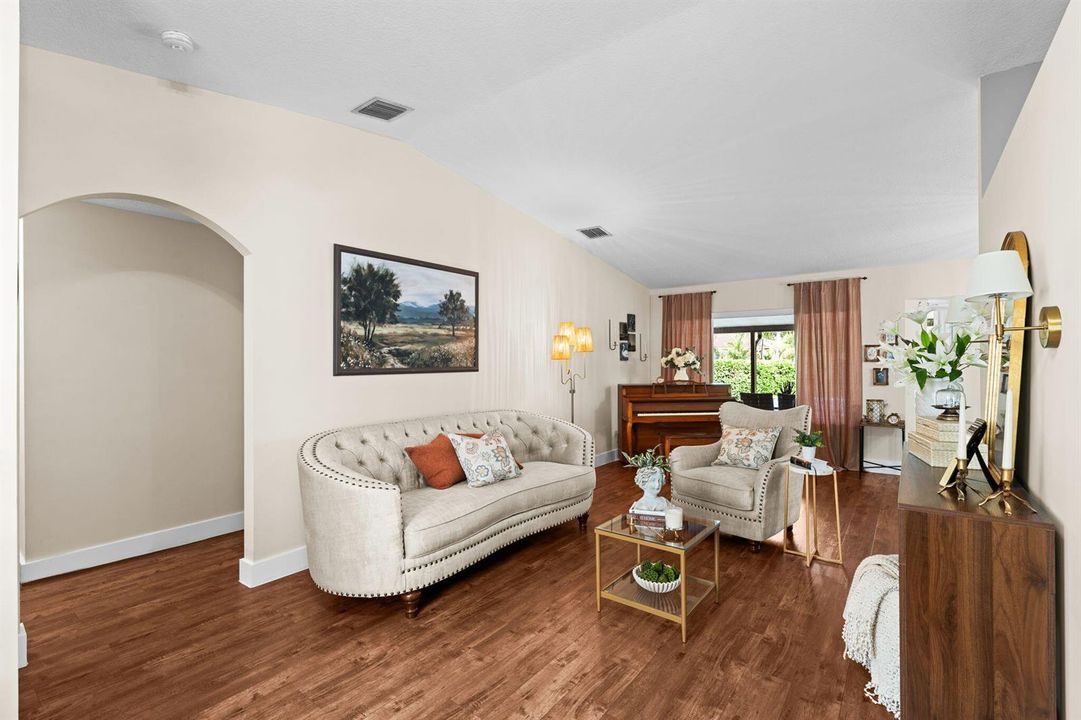 10-web-or-mls-A7402550