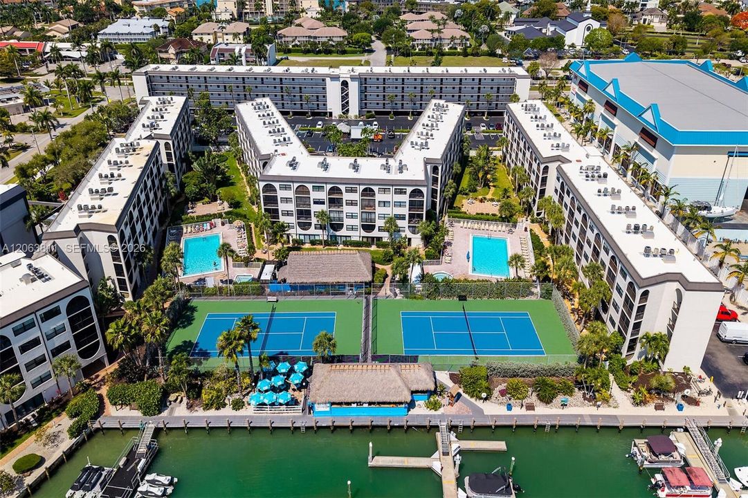 На продажу: $386,000 (1 спален, 1 ванн, 717 Квадратных фут)