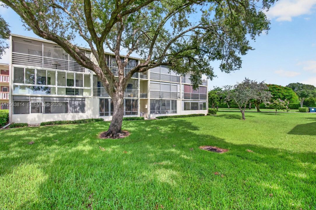 For Sale: $125,000 (2 beds, 1 baths, 840 Square Feet)