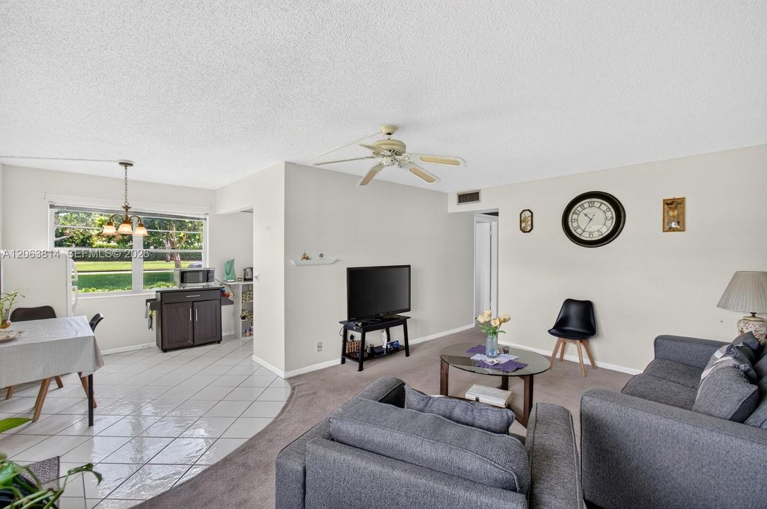For Sale: $125,000 (2 beds, 1 baths, 840 Square Feet)
