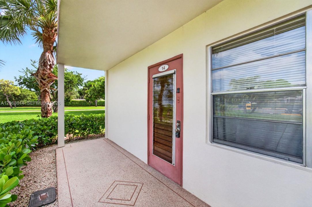 For Sale: $125,000 (2 beds, 1 baths, 840 Square Feet)