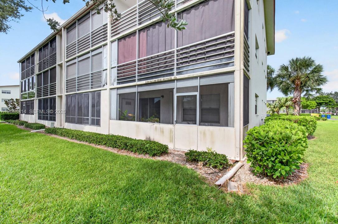 For Sale: $125,000 (2 beds, 1 baths, 840 Square Feet)
