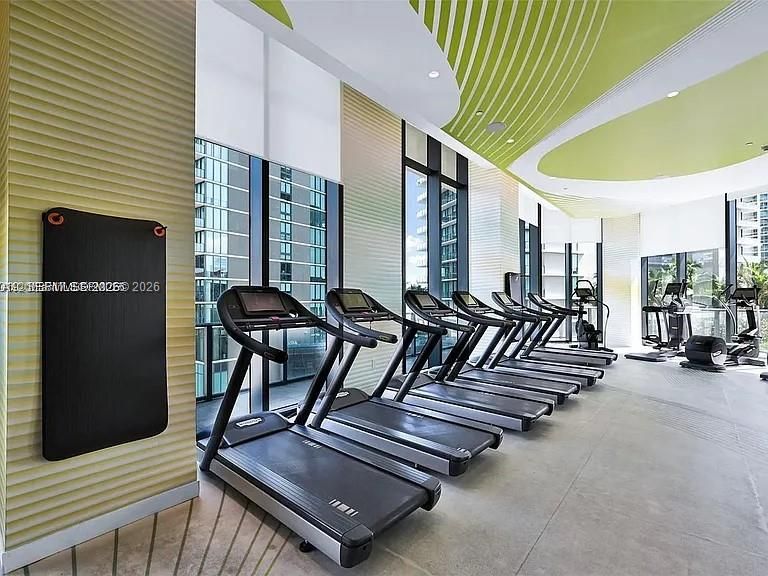 Active With Contract: $3,500 (1 beds, 1 baths, 618 Square Feet)
