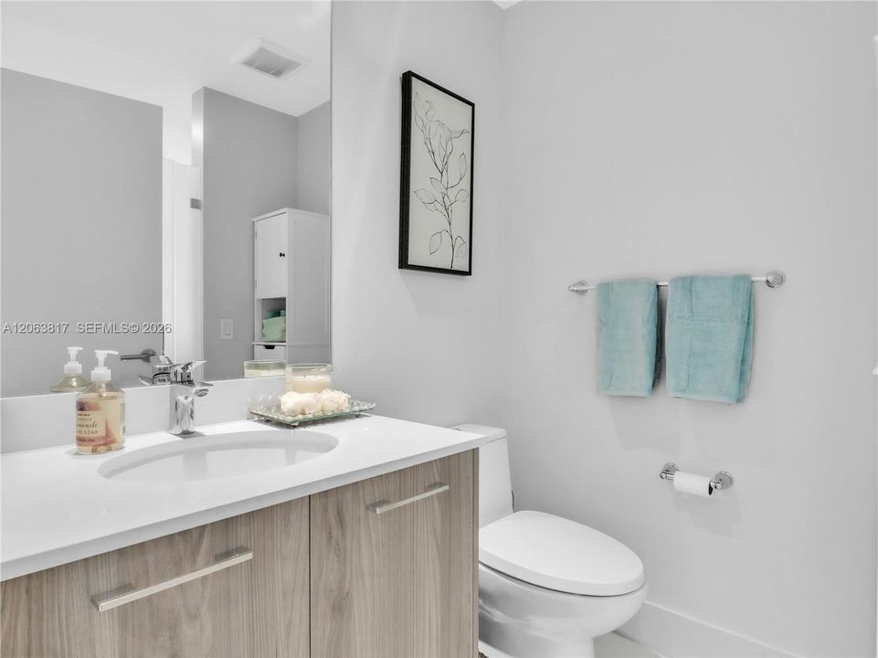 Active With Contract: $3,500 (1 beds, 1 baths, 618 Square Feet)