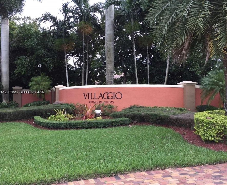 For Sale: $310,000 (2 beds, 1 baths, 890 Square Feet)