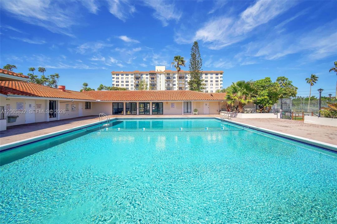 For Rent: $2,300 (2 beds, 2 baths, 1073 Square Feet)