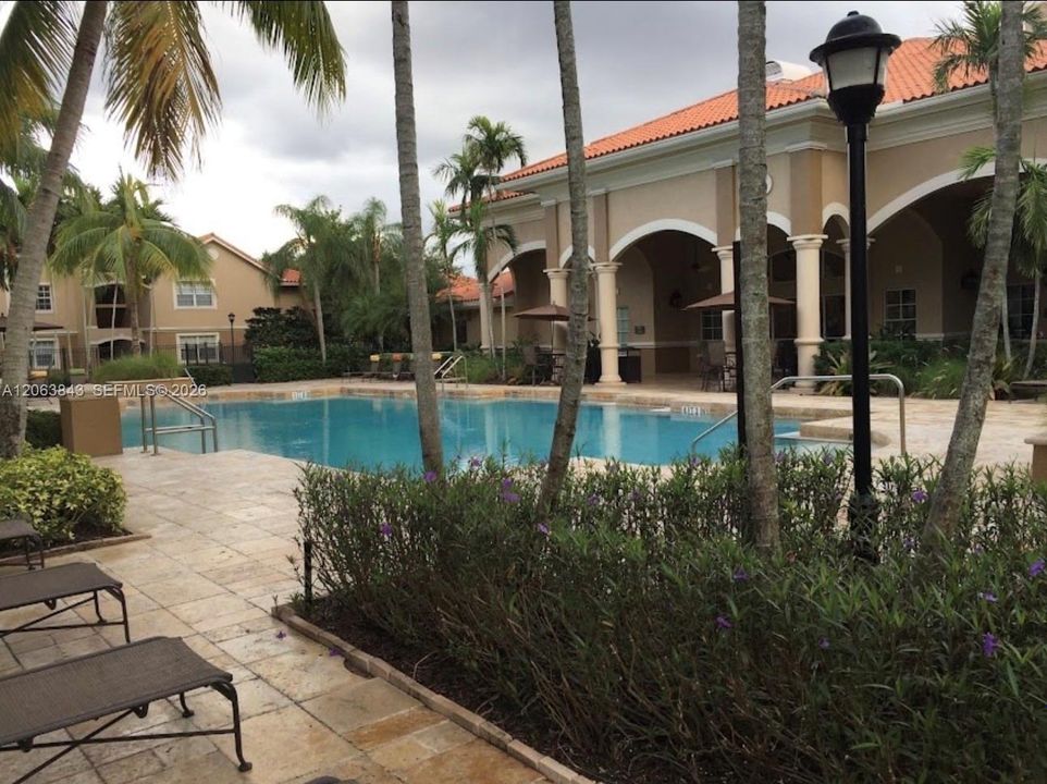 For Sale: $425,000 (3 beds, 2 baths, 1330 Square Feet)