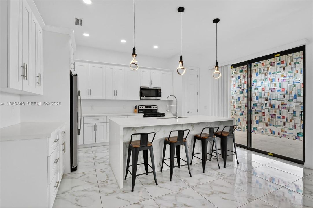 For Sale: $450,000 (4 beds, 3 baths, 2161 Square Feet)