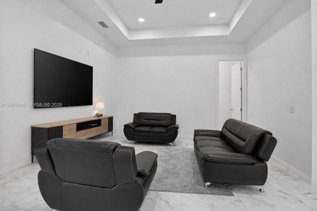 For Sale: $450,000 (4 beds, 3 baths, 2161 Square Feet)