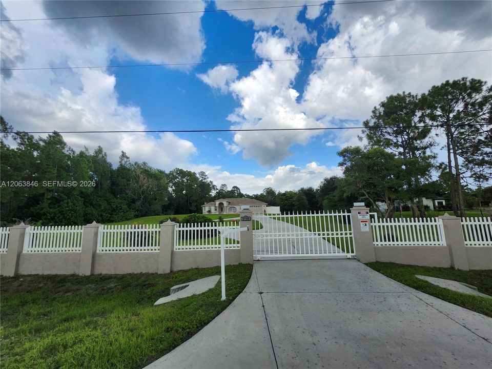 En Venta: $650,000 (3 camas, 2 baños, 2269 Pies cuadrados)