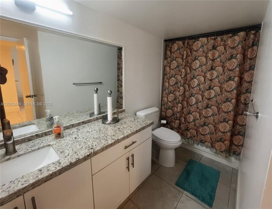 На продажу: $179,900 (2 спален, 2 ванн, 1370 Квадратных фут)