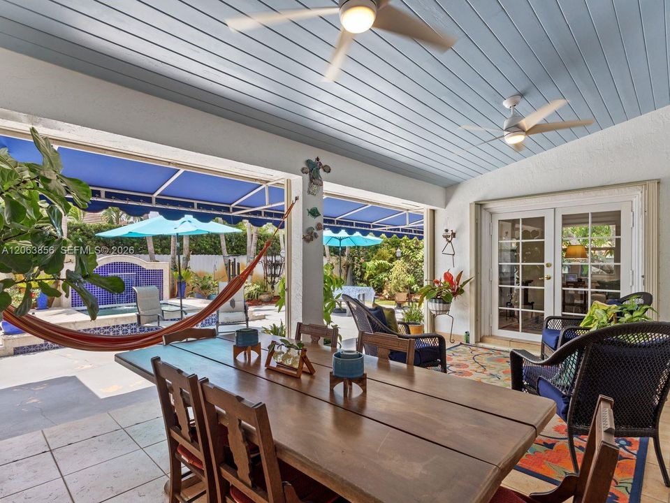 Covered terrace with fans