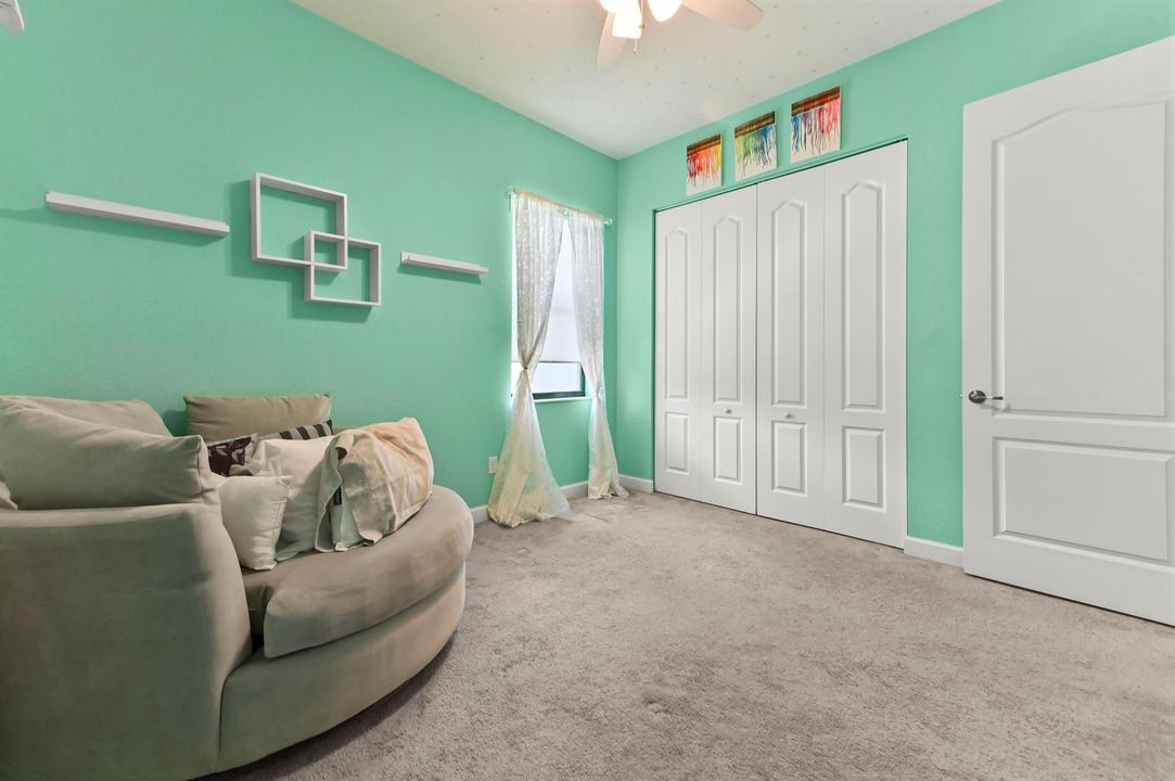 19 Bedroom 03