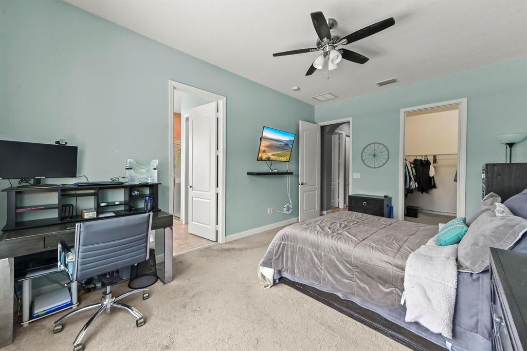 27 Bedroom 03