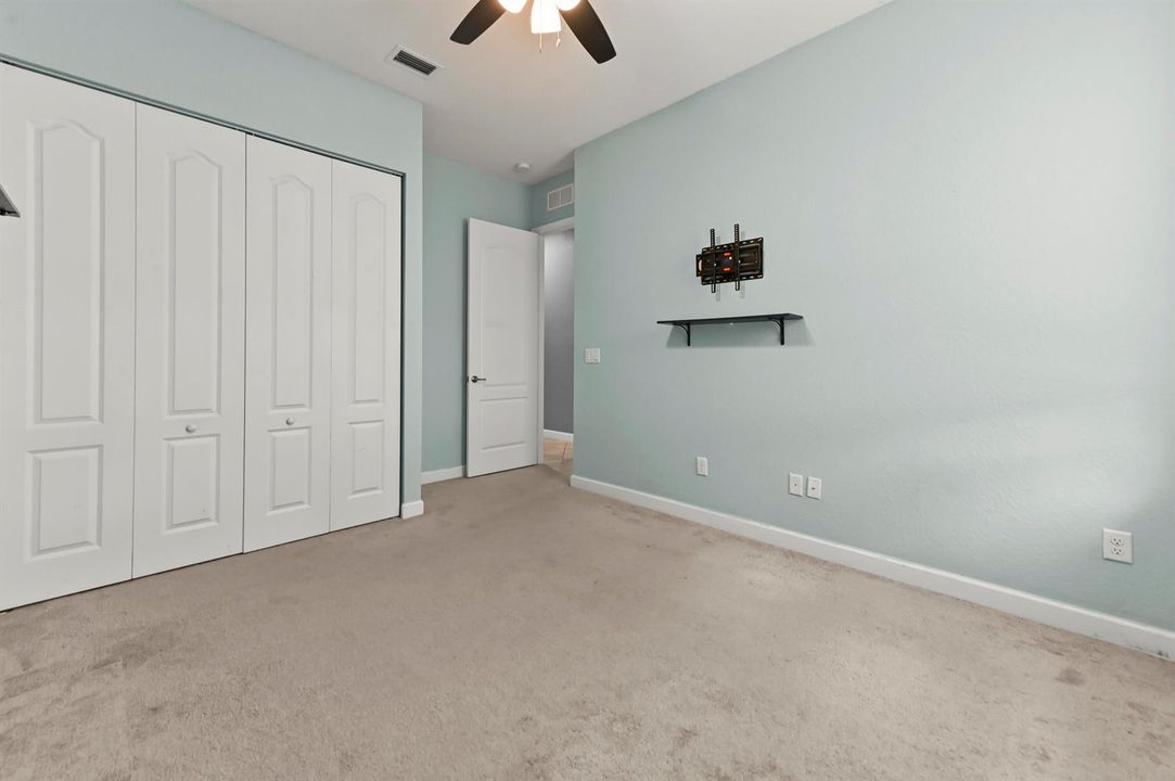 18 Bedroom 02