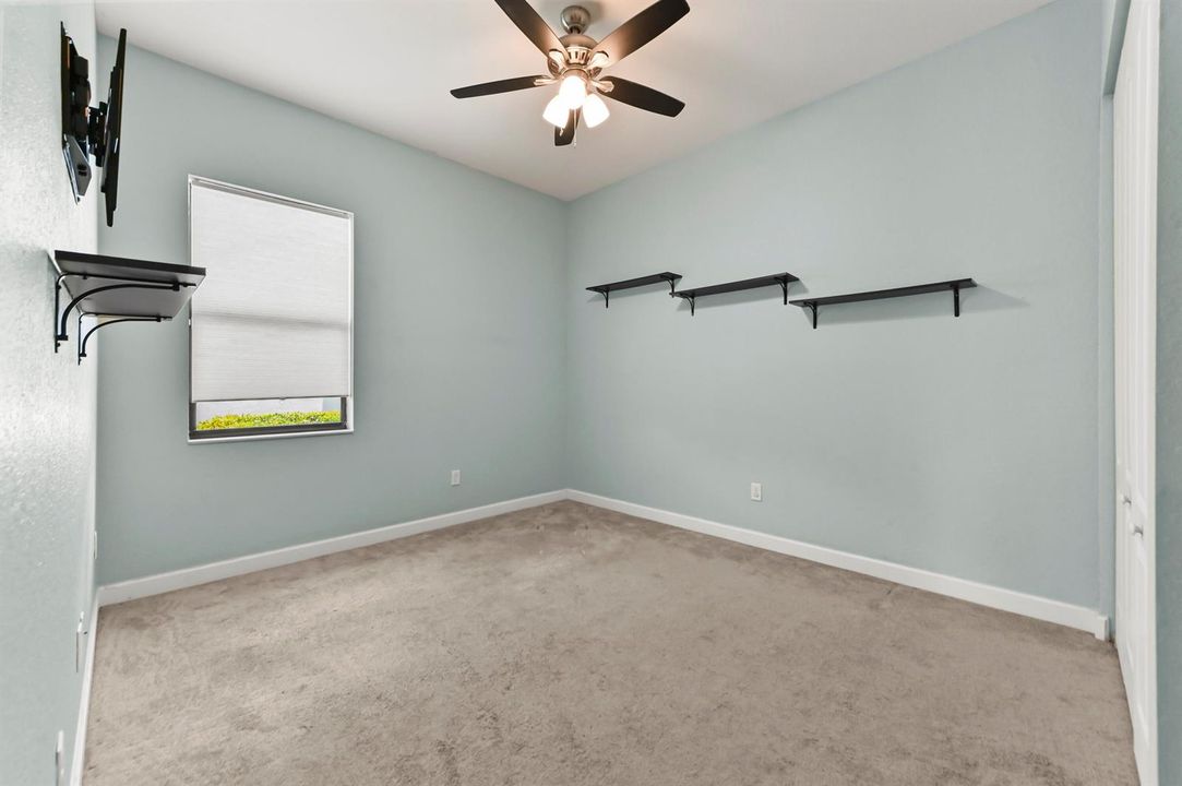 18 Bedroom 01