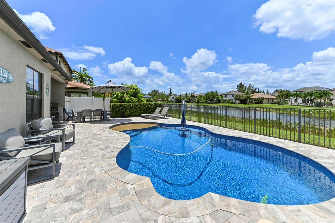 37 Swimming Pool 02