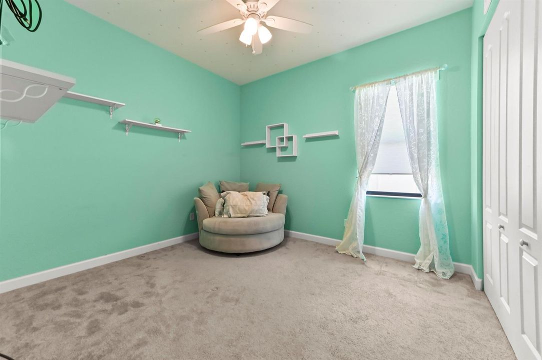 19 Bedroom 02