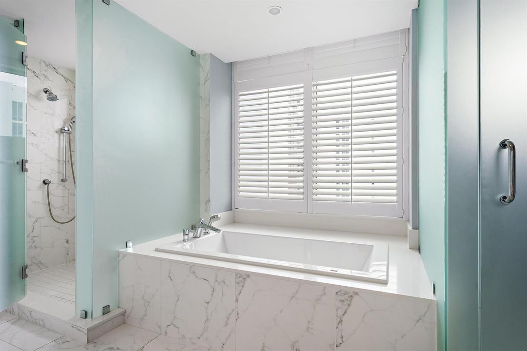 1 Water Clb Wy 1604-5