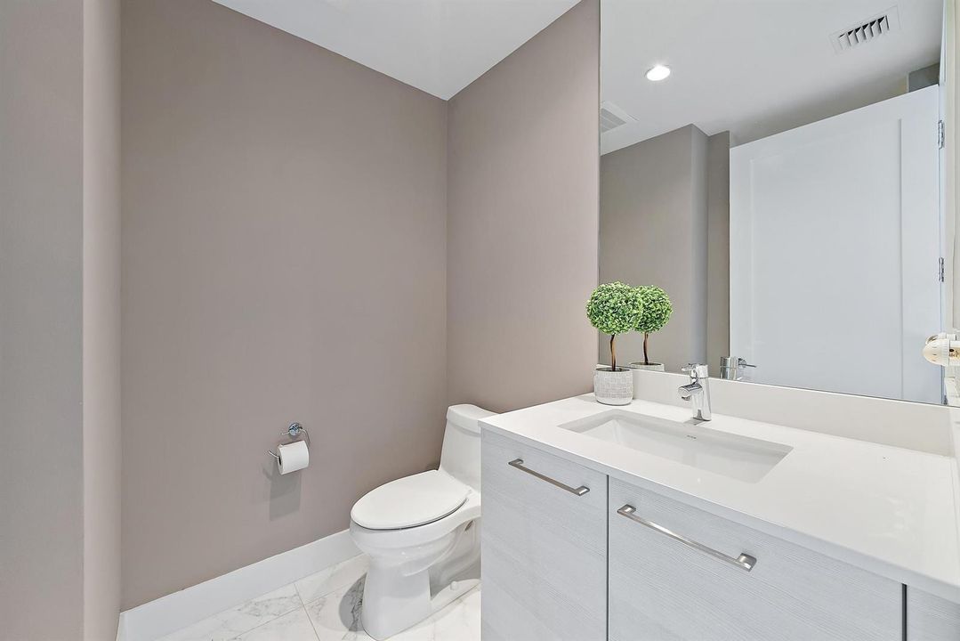 Guest 1 Bathroom