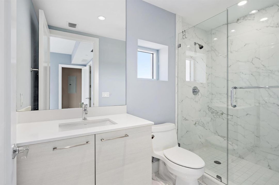 1 Water Clb Wy 1604-22
