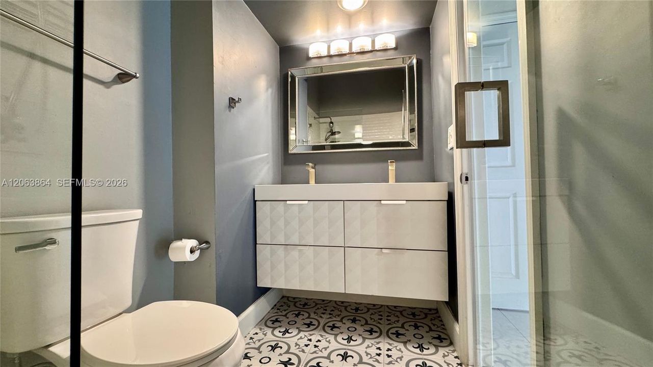 Vendido Recientemente: $507,000 (2 camas, 2 baños, 1080 Pies cuadrados)