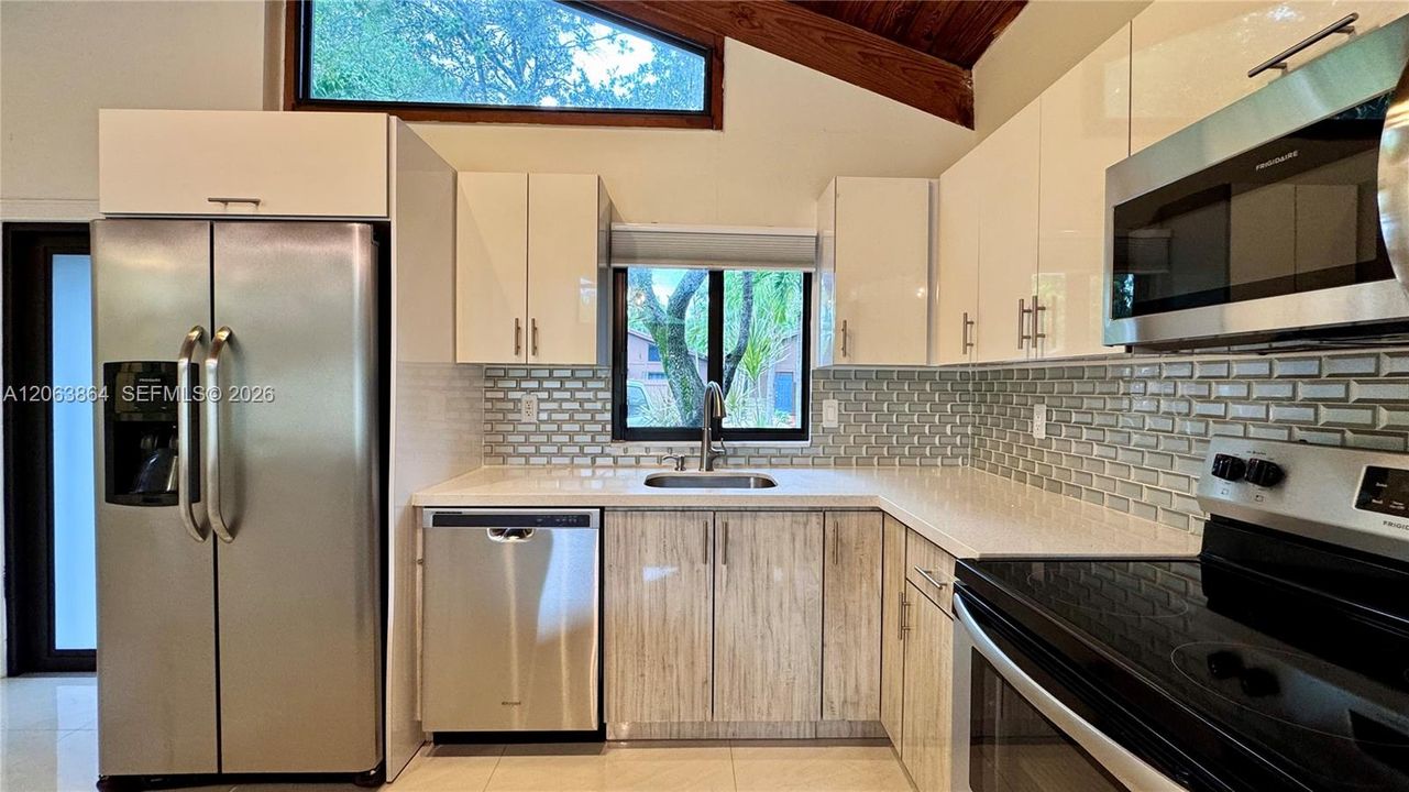 Vendido Recientemente: $507,000 (2 camas, 2 baños, 1080 Pies cuadrados)