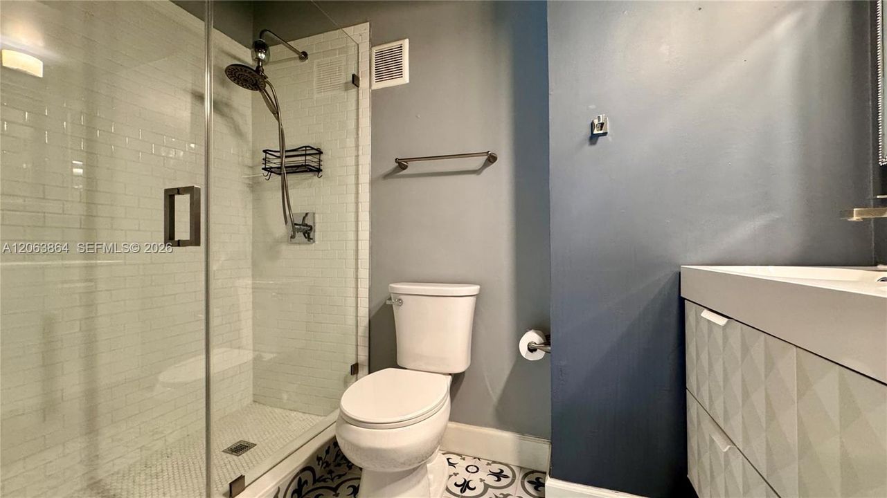 Vendido Recientemente: $507,000 (2 camas, 2 baños, 1080 Pies cuadrados)