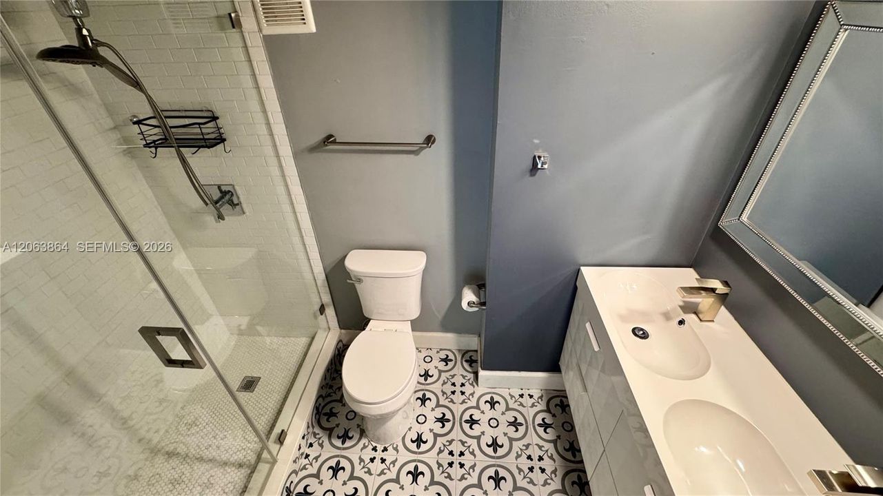 Vendido Recientemente: $507,000 (2 camas, 2 baños, 1080 Pies cuadrados)