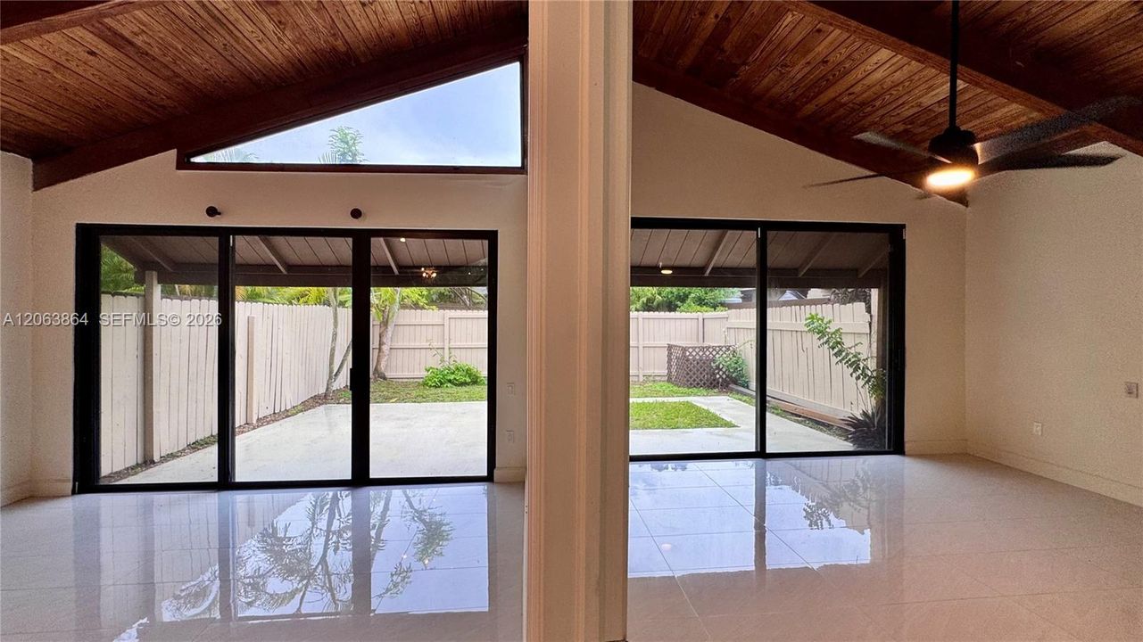 Vendido Recientemente: $507,000 (2 camas, 2 baños, 1080 Pies cuadrados)