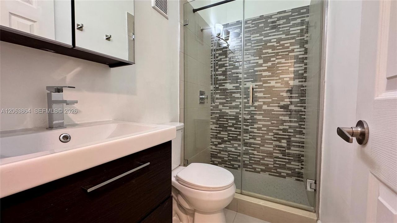 Vendido Recientemente: $507,000 (2 camas, 2 baños, 1080 Pies cuadrados)