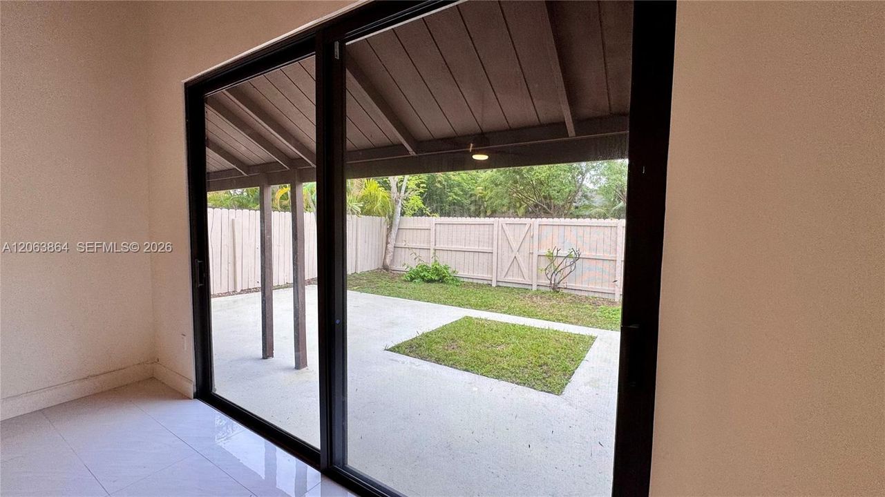 Vendido Recientemente: $507,000 (2 camas, 2 baños, 1080 Pies cuadrados)