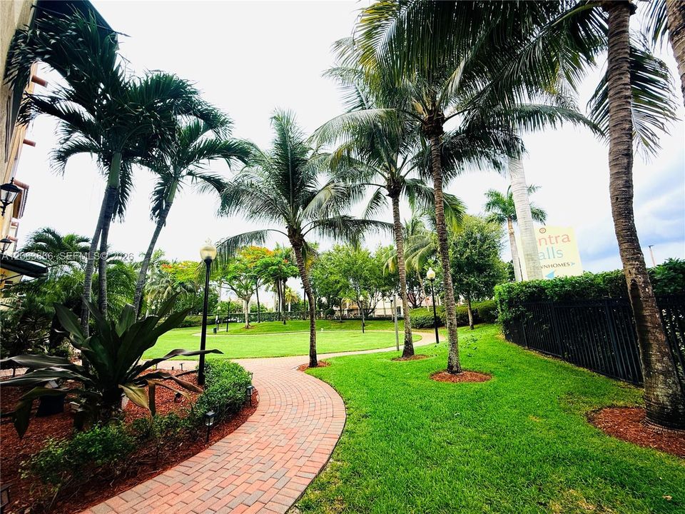 For Rent: $4,400 (3 beds, 3 baths, 2921 Square Feet)