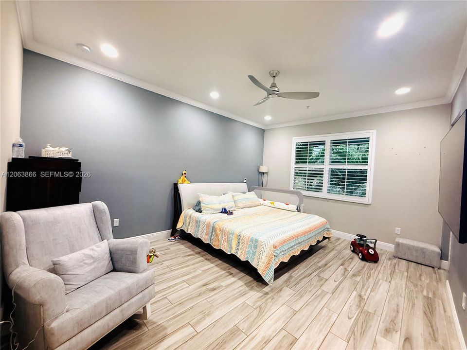 For Rent: $4,400 (3 beds, 3 baths, 2921 Square Feet)