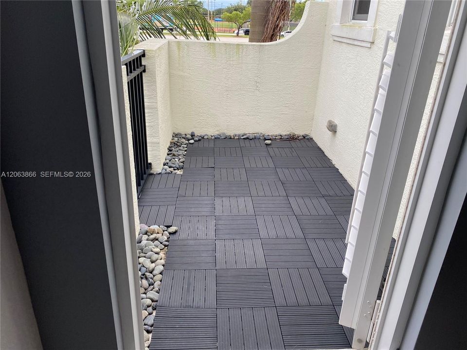For Rent: $4,400 (3 beds, 3 baths, 2921 Square Feet)