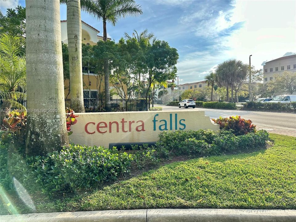 For Rent: $4,400 (3 beds, 3 baths, 2921 Square Feet)