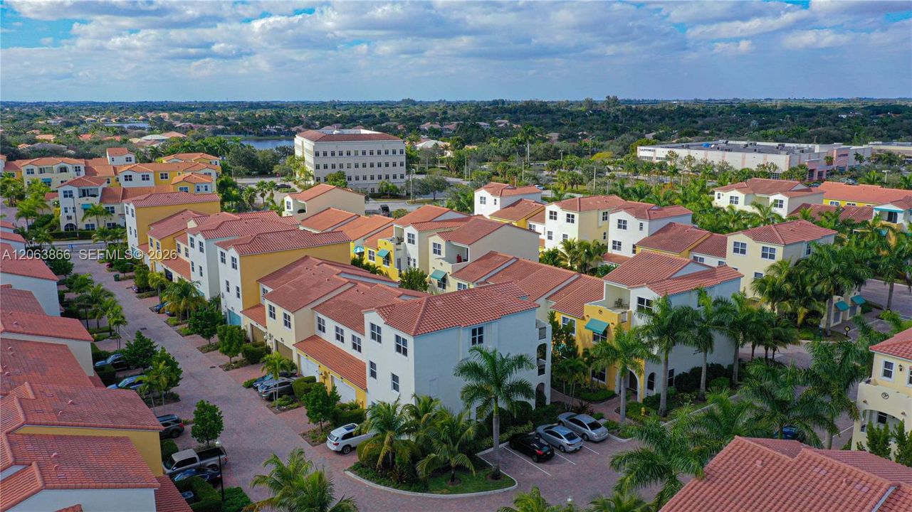 For Rent: $4,400 (3 beds, 3 baths, 2921 Square Feet)