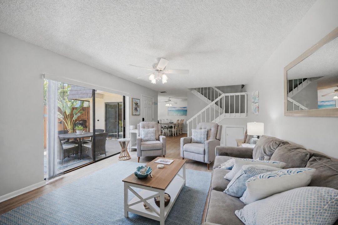 (11)Living Room 135 Ocean Cove