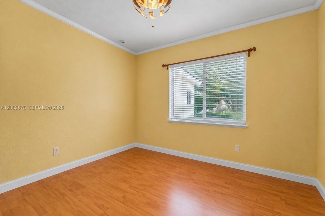 Activo con contrato: $359,999 (3 camas, 2 baños, 1790 Pies cuadrados)