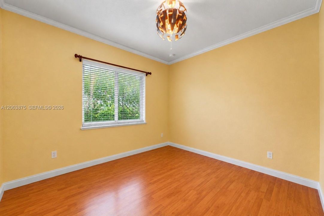 Activo con contrato: $359,999 (3 camas, 2 baños, 1790 Pies cuadrados)