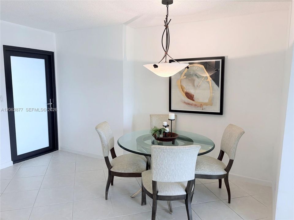 Activo con contrato: $1,250,000 (2 camas, 2 baños, 1273 Pies cuadrados)