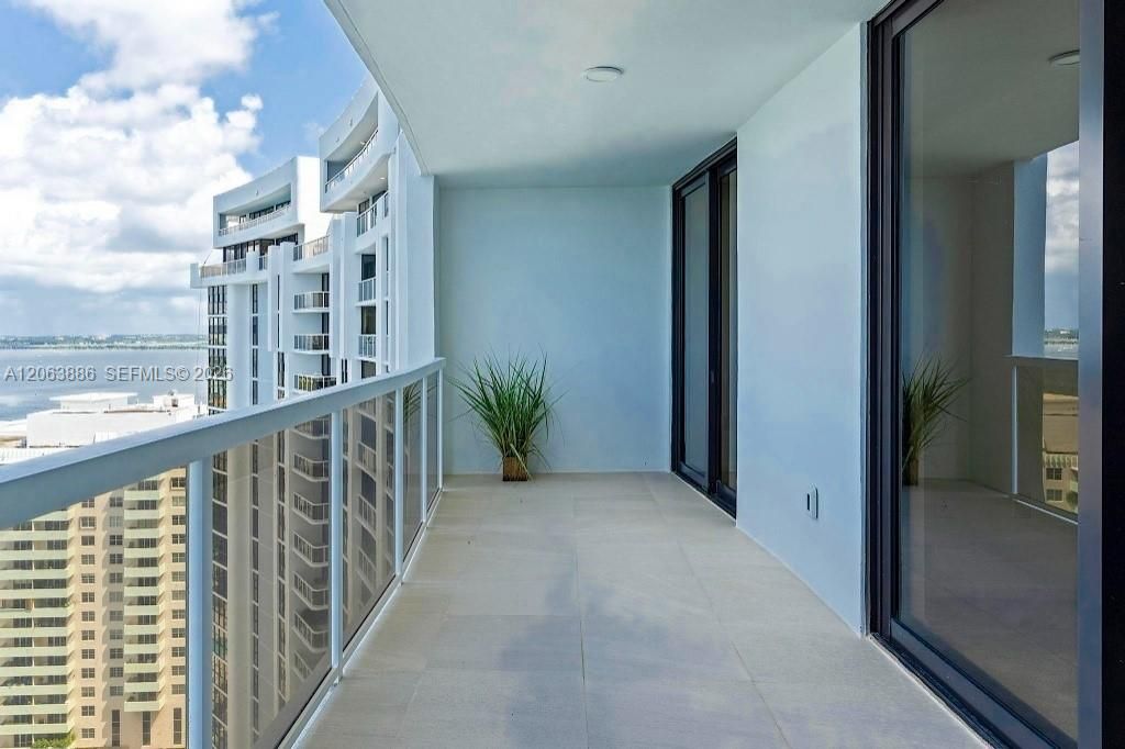For Sale: $1,500,000 (2 beds, 2 baths, 1440 Square Feet)