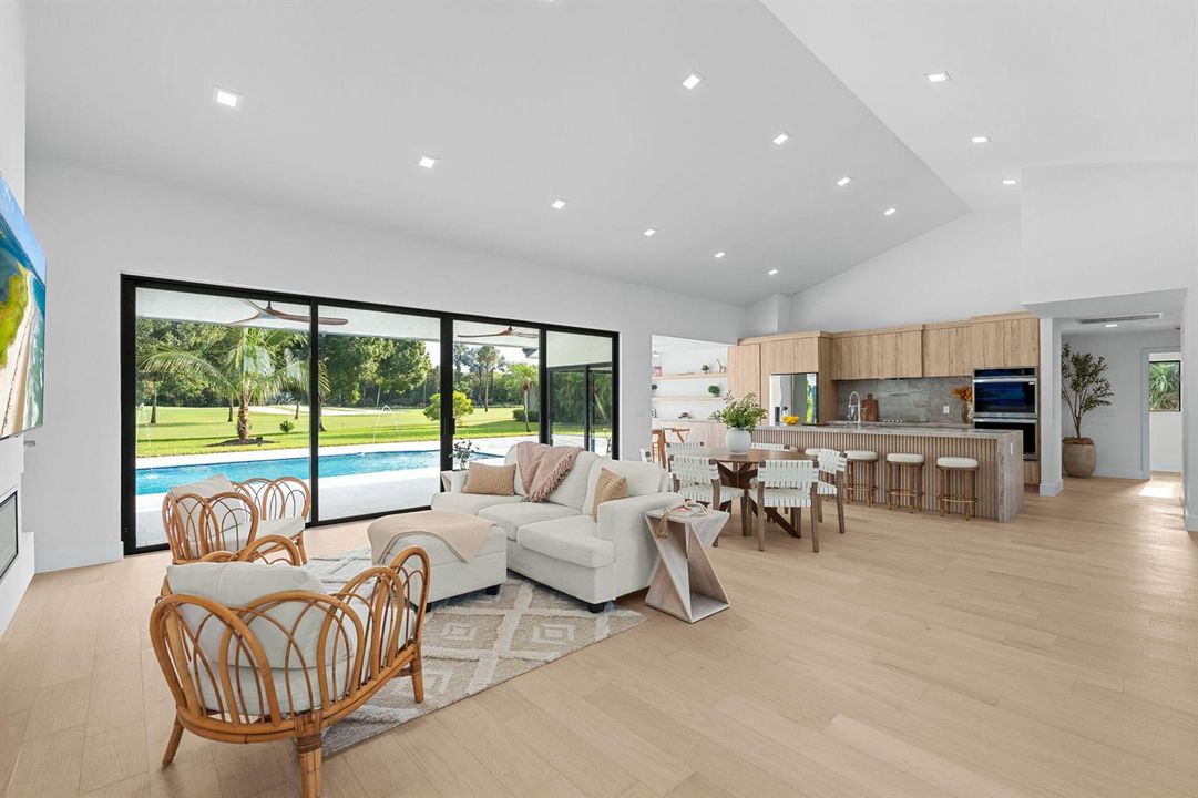 8-web-or-mls-A7403602
