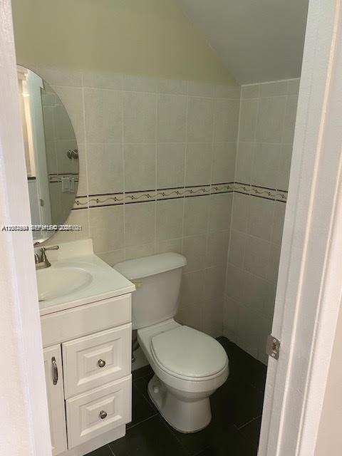Под контрактом: $2,450 (3 спален, 2 ванн, 1089 Квадратных фут)