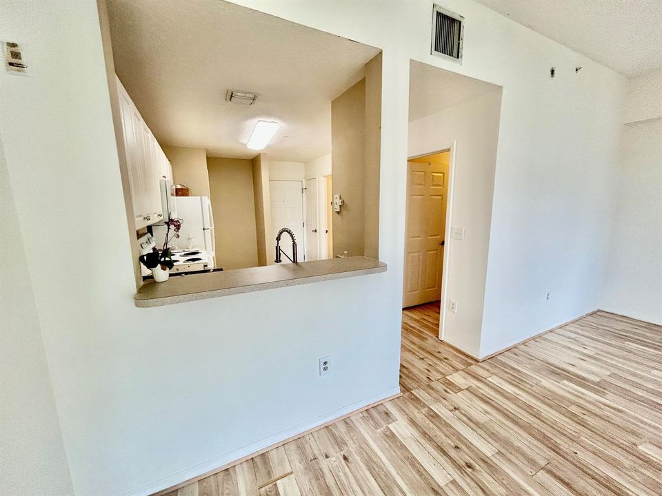 1209 Main St 07 Pic 3