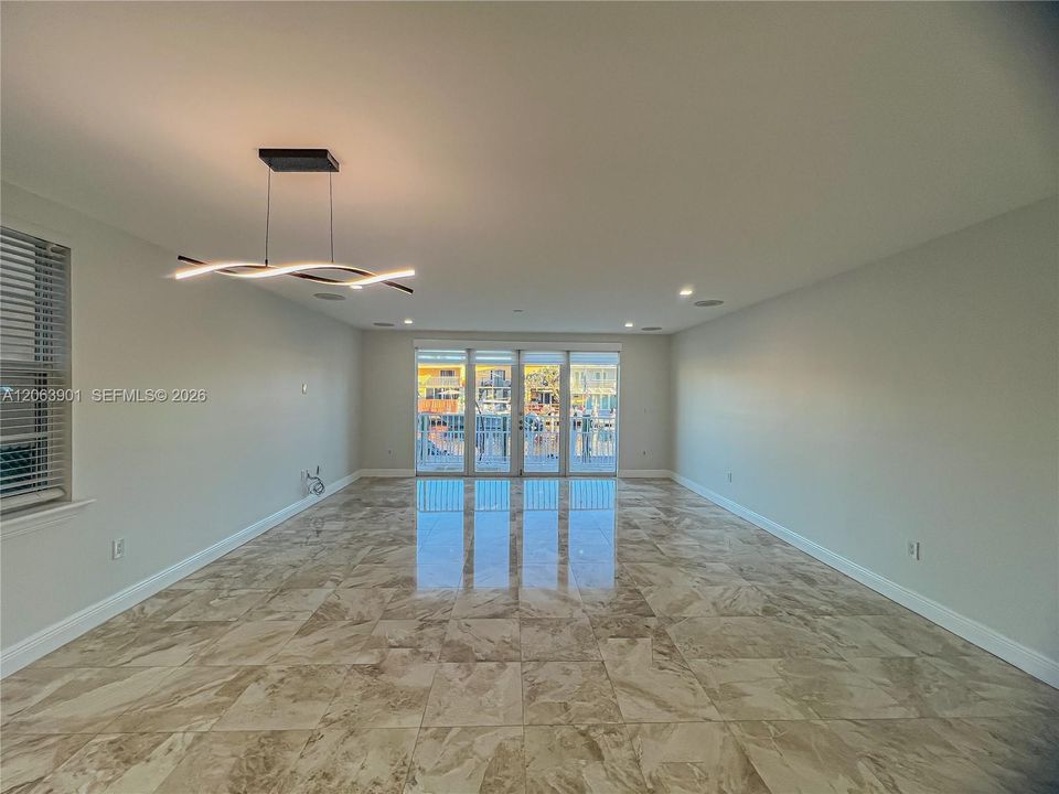 Recientemente alquilado: $6,800 (3 camas, 2 baños, 2255 Pies cuadrados)