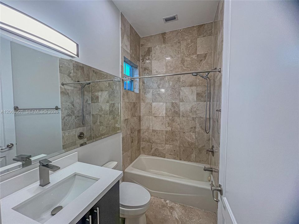 Recientemente alquilado: $6,800 (3 camas, 2 baños, 2255 Pies cuadrados)