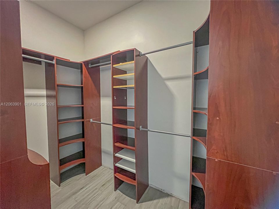 Recientemente alquilado: $6,800 (3 camas, 2 baños, 2255 Pies cuadrados)